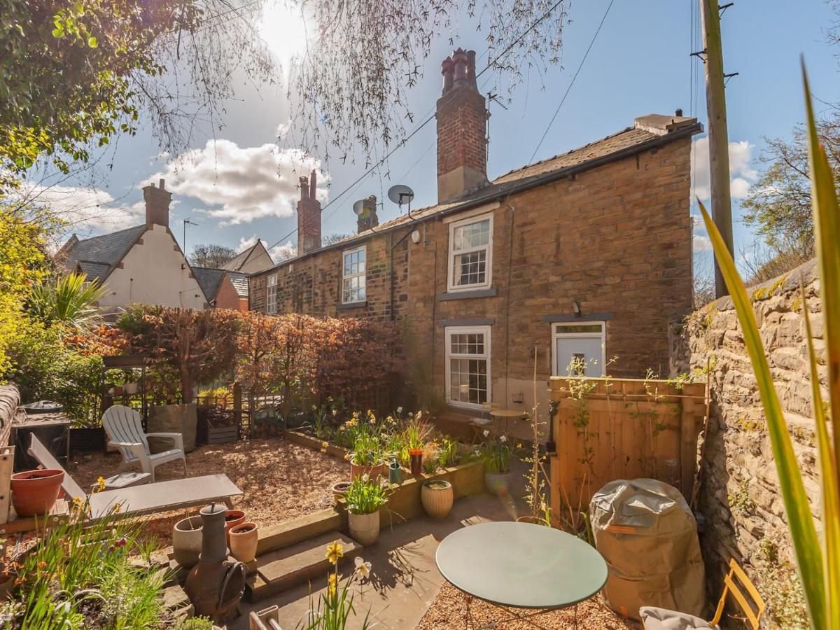Pass The Keys Wonky Cottage With Amazing Garden Лийдс Екстериор снимка